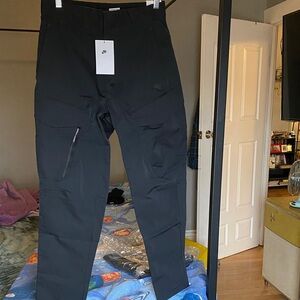 Nike Men’s Black Cargo tech pants